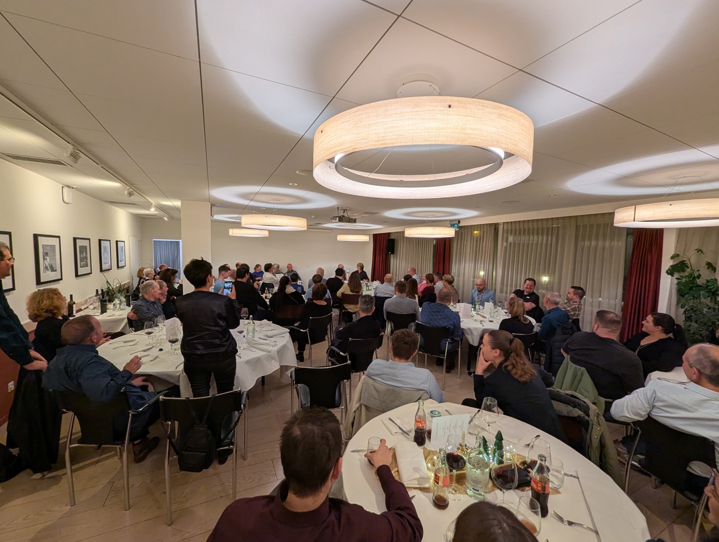 PXL 20251114 194344446